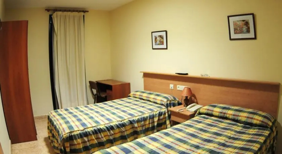 Monegros Hotel 4 Hermanos