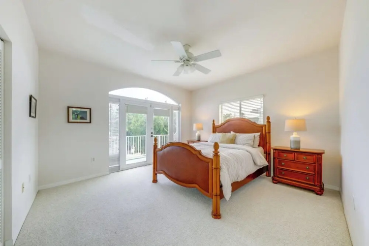 Spacious Canal-front Home: Florida Keys Gem