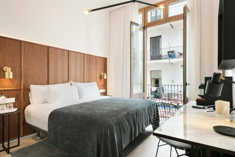 Yurbban Standard Double room with balcony