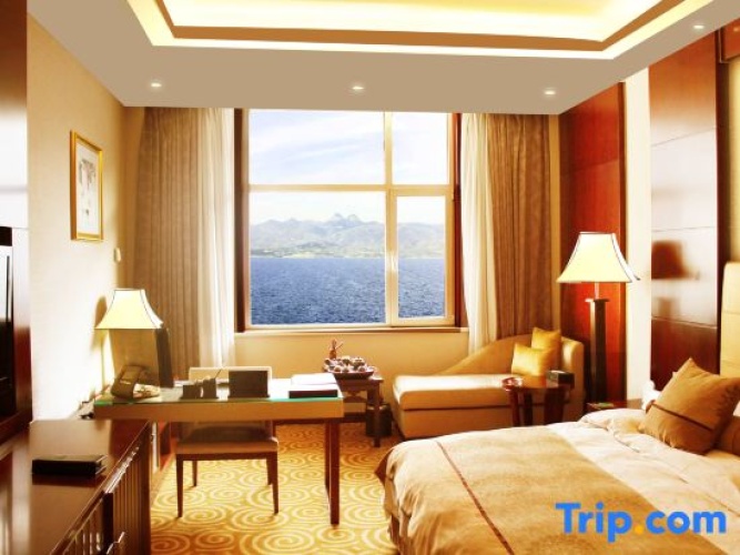 Standard Double room with lake view