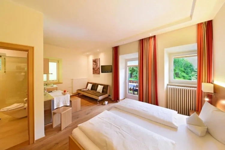 Superior Double room with balcony