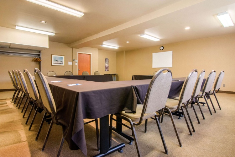 Comfort Inn & Suites photo 13