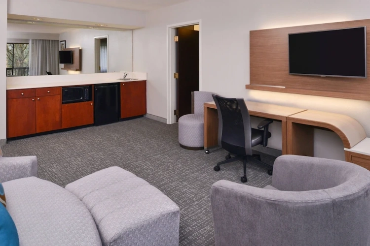 1 Bedroom Suite