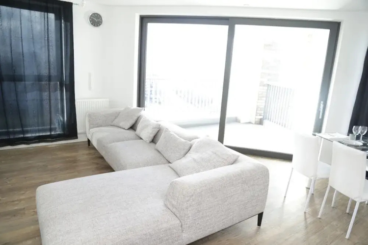 Pontoon Dock Apartment