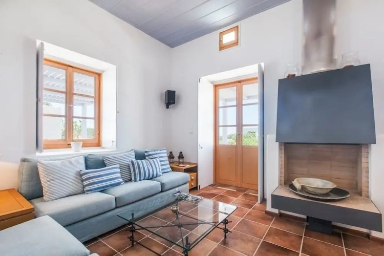 Gorgeous 6bdr SeaFront Villa