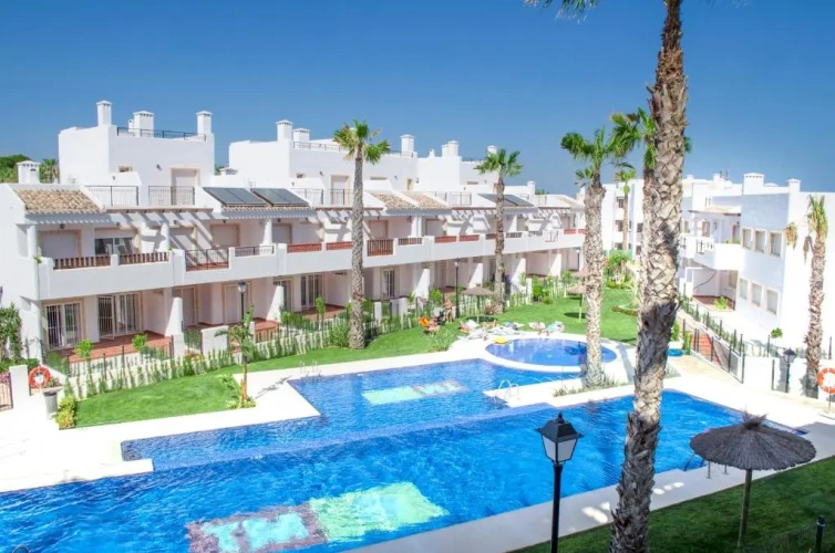 2 Bedrooms Apartment