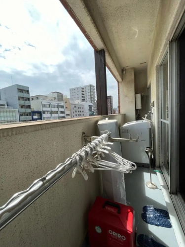2BR good for 6PPL overlooking Peace Park with WIFI!