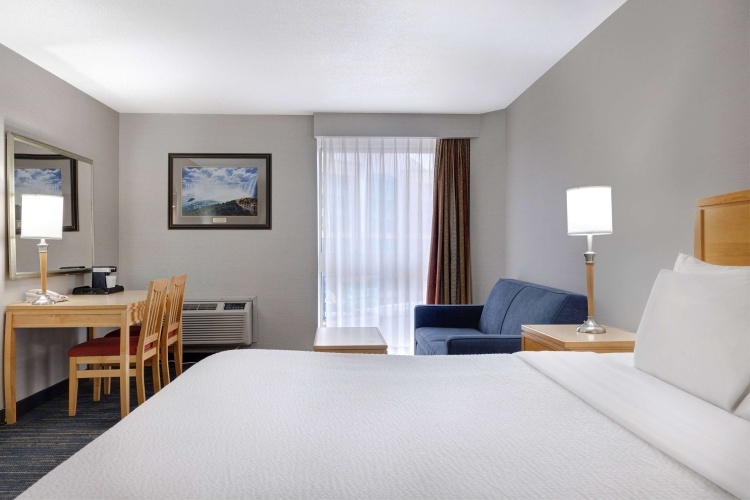 Days Inn by Wyndham Niagara Falls Near The Falls photo 8