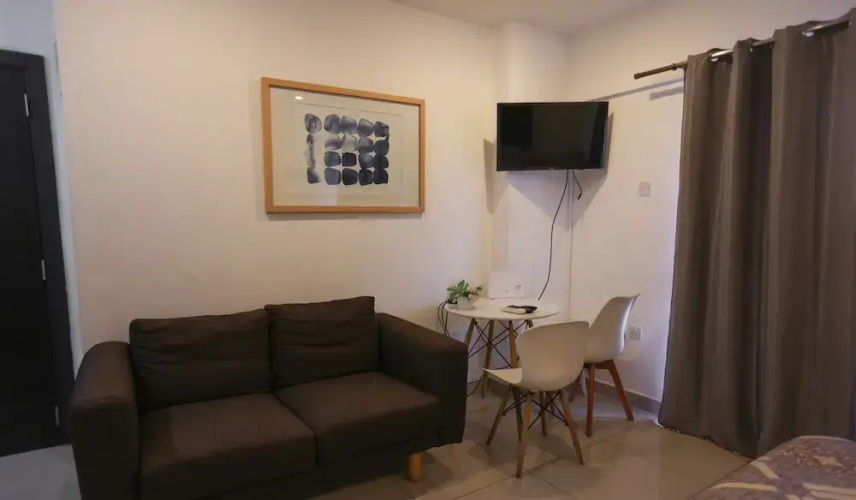 Gallery Luxury Suites by Cozy