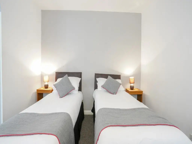 OYO Shanklin Beach Hotel