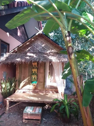 Bungalow with water view