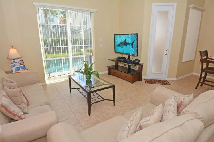 T149Bd Breezy Vista 4 Br Villa by RedAwning