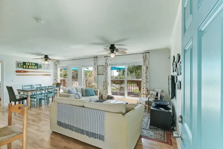 4 Bedrooms Cottage