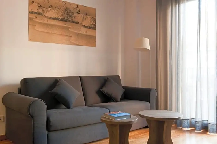 3 Bedrooms Apartment