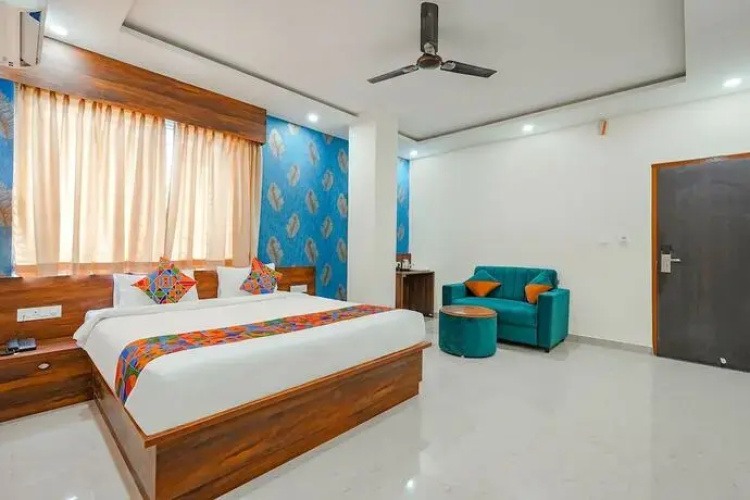Hotel Zeke Avenue
