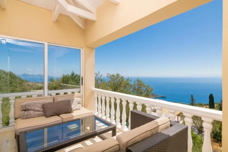 Apartment with sea view