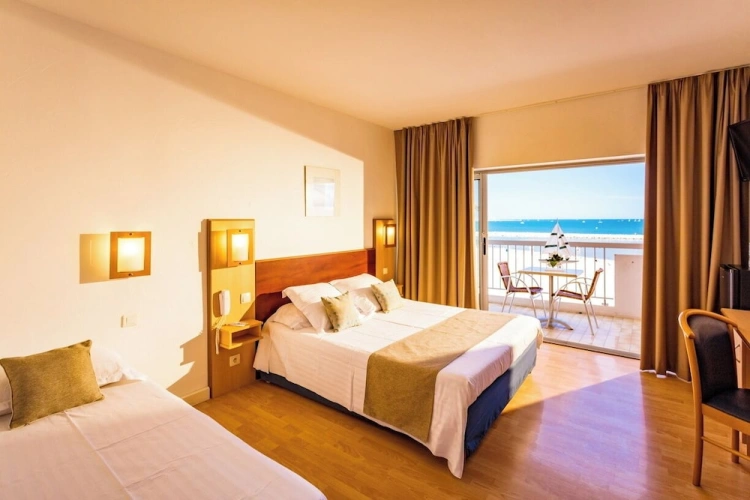 Standard Quadruple Family room with balcony and with sea view
