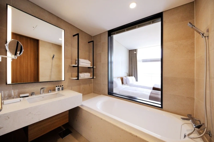Deluxe Twin room with balcony