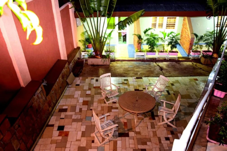 Zebra Tourism Hotel