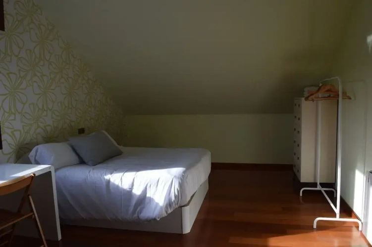 Deluxe Quadruple room with partial sea view