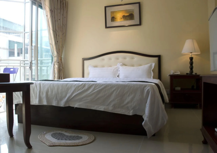 Silver Mounts Hotel