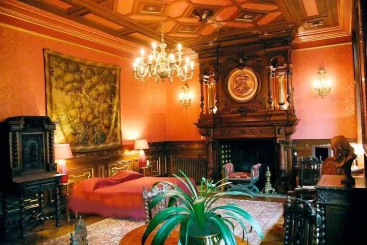 Suite with park view