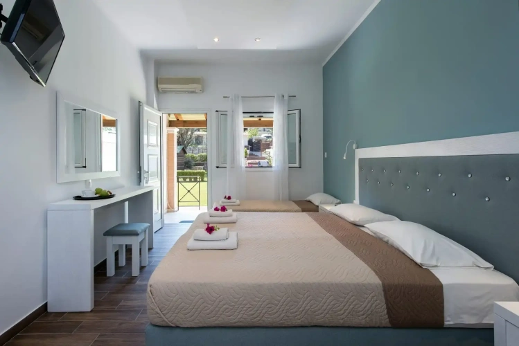 Triple room