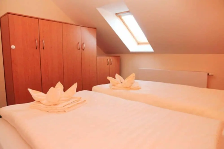 Standard Triple room with view