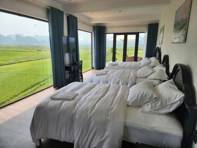 Standard Double Family room with balcony and with mountain view