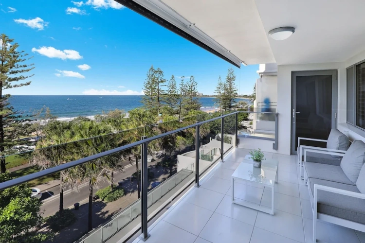 2 Bedrooms Apartment with balcony
