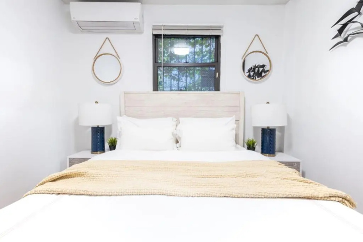 26-1c New 1BR Gramercy W D Shared Outdoor
