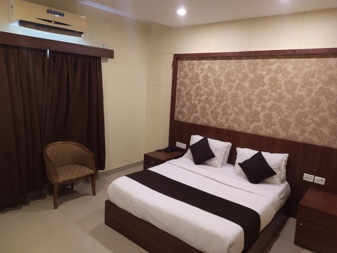 Deluxe Double room with balcony and with city view