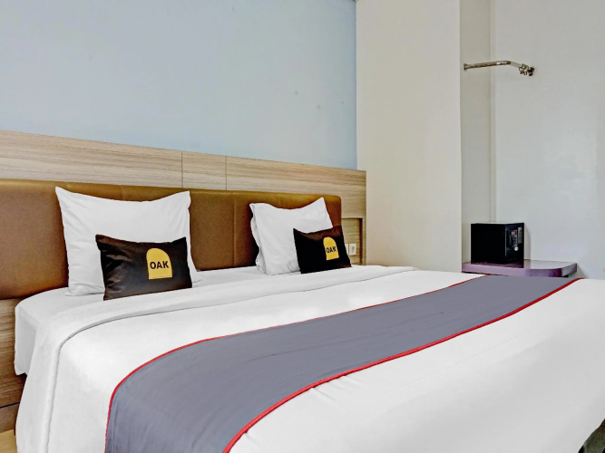 Townhouse OAK JP Hotel