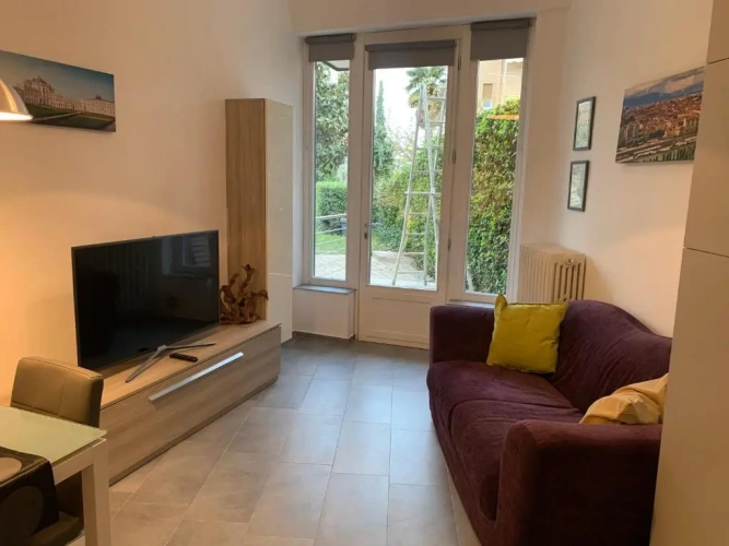 Apartment with garden view