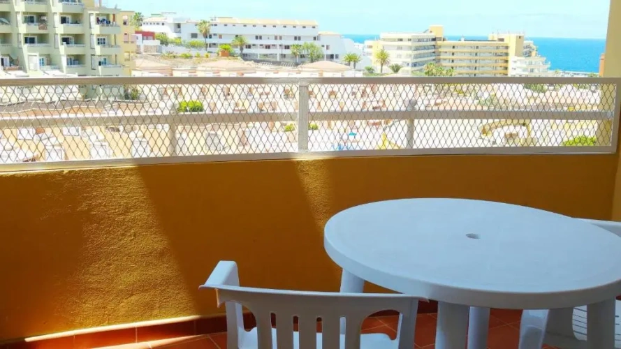 1 Bedroom Apartment with sea view