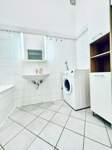 Bright 3BR Appt Steps from FAC Platz