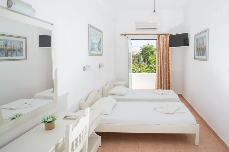 Louiza Hotel