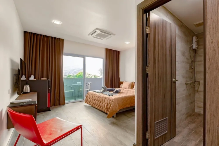 Deluxe Double Suite with balcony