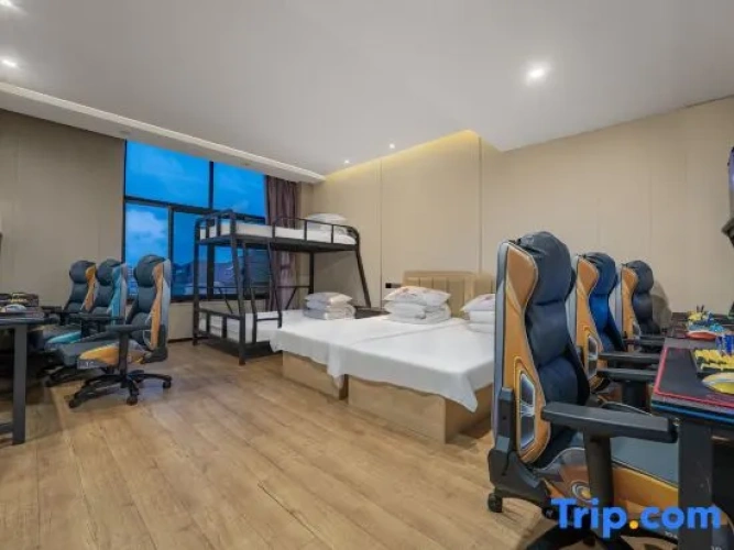 Sextuple Suite