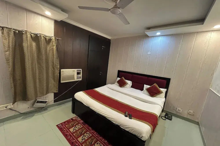 Hotel B K House