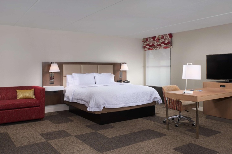 Hearing Accessible Double Suite