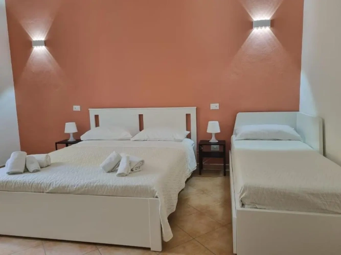 Standard Triple room
