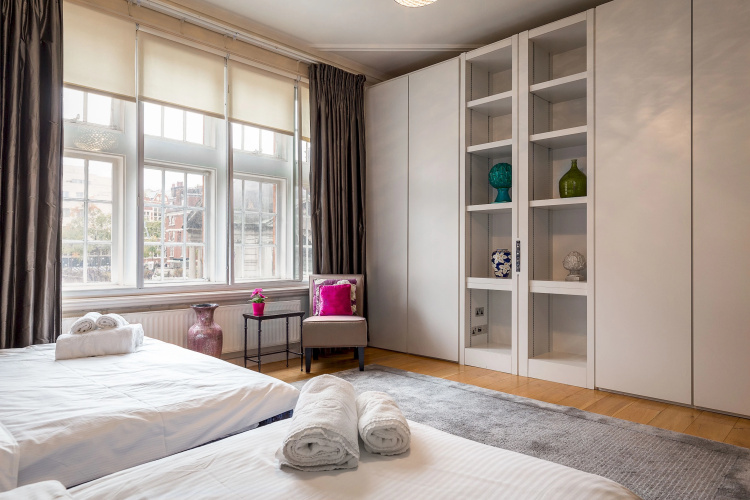 5-bedroom next to Selfridges