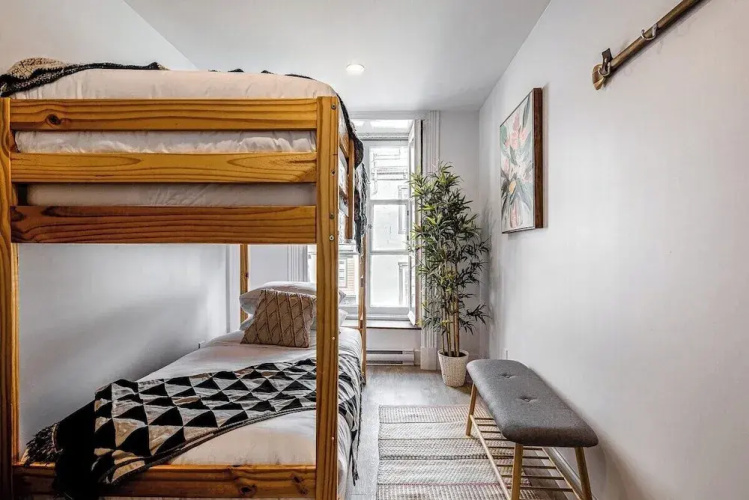 Beautiful Vieux Quebec 2 Bed Apt