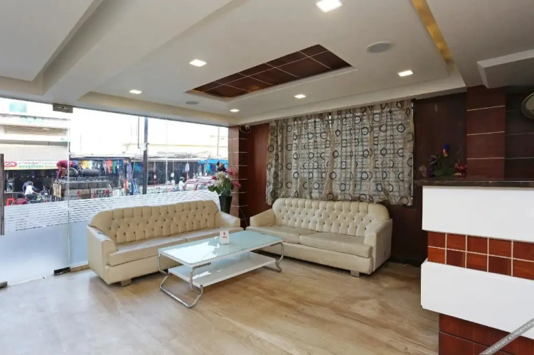 FabExpress Mezbaan Regency by OYO Rooms