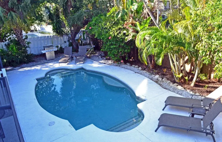 Holiday House 1