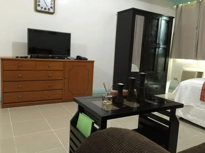 Robinsons Studio W Balcony-rpr08
