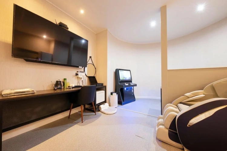 Grand room