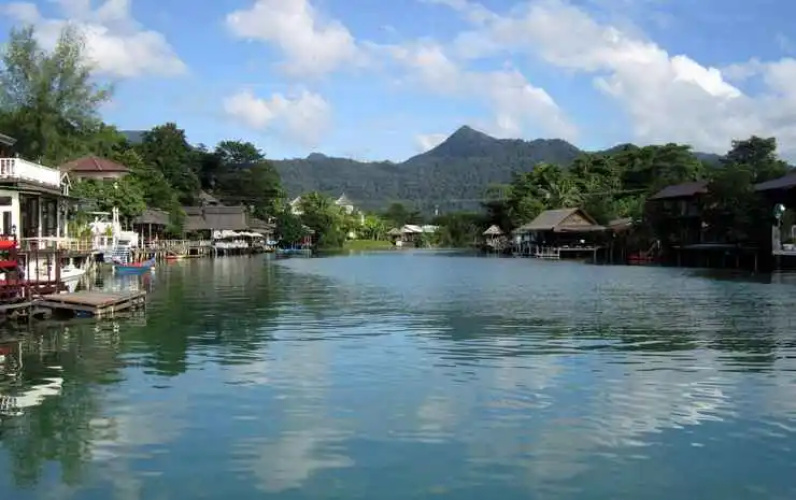 Moley's Resort