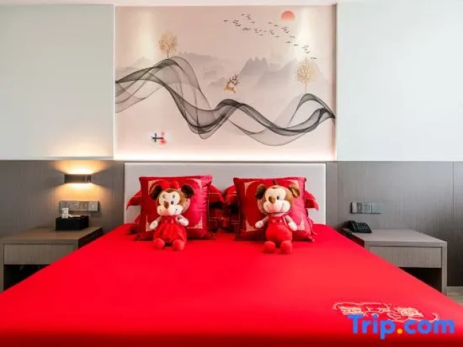 1 Bedroom Deluxe Suite